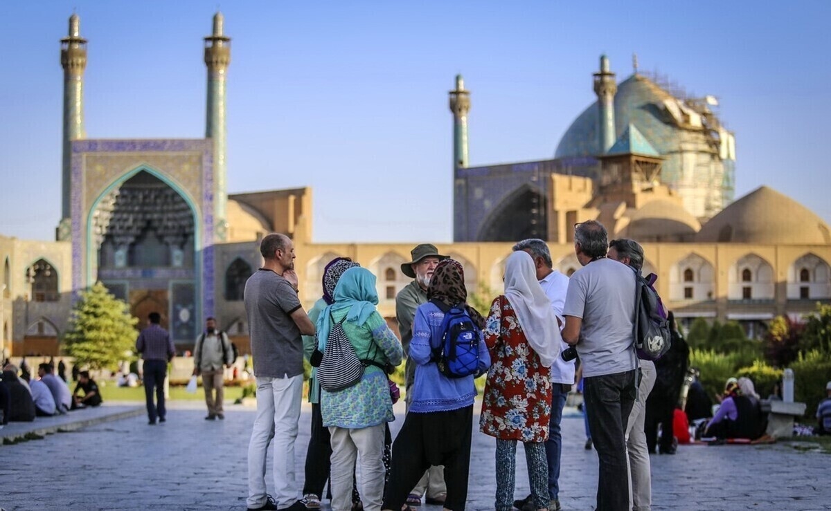 درآمدی بر تحول در گردشگری با رویکرد اسلامی-ایرانی