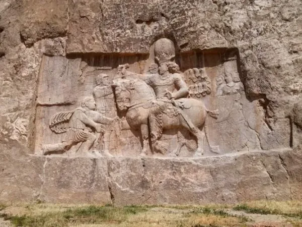 نقش برجسته‌های ساسانی؛ تاریخ ایران روی سنگ