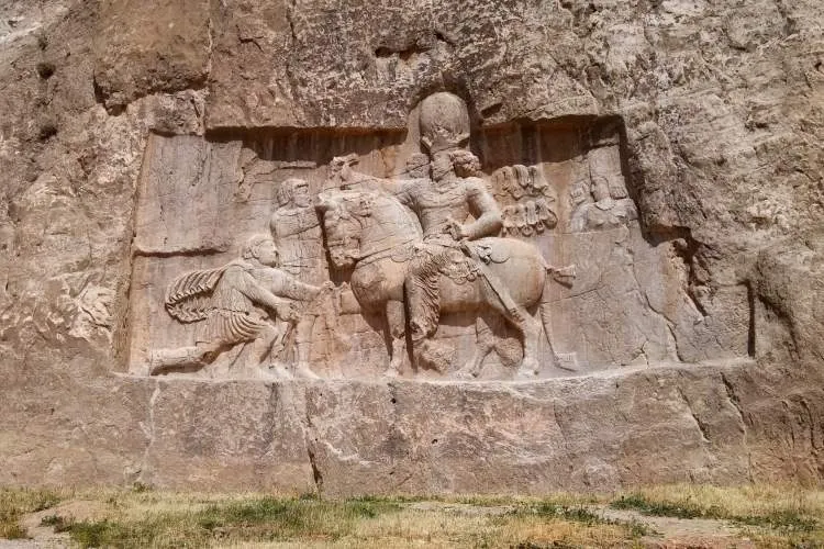 نقش برجسته‌های ساسانی؛ تاریخ ایران روی سنگ