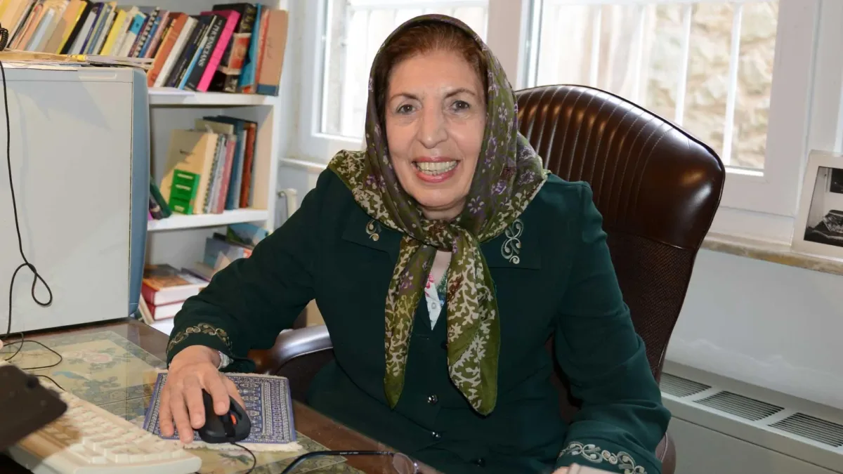 ژاله آموزگار