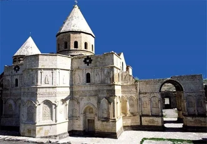 قره کلیسا (تادئوس مقدس) — چالدران